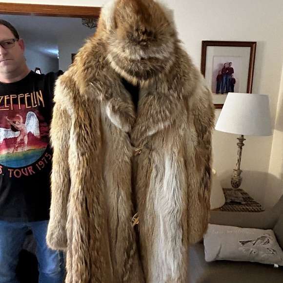 Fur coat with matching hat - Picture 10 of 13